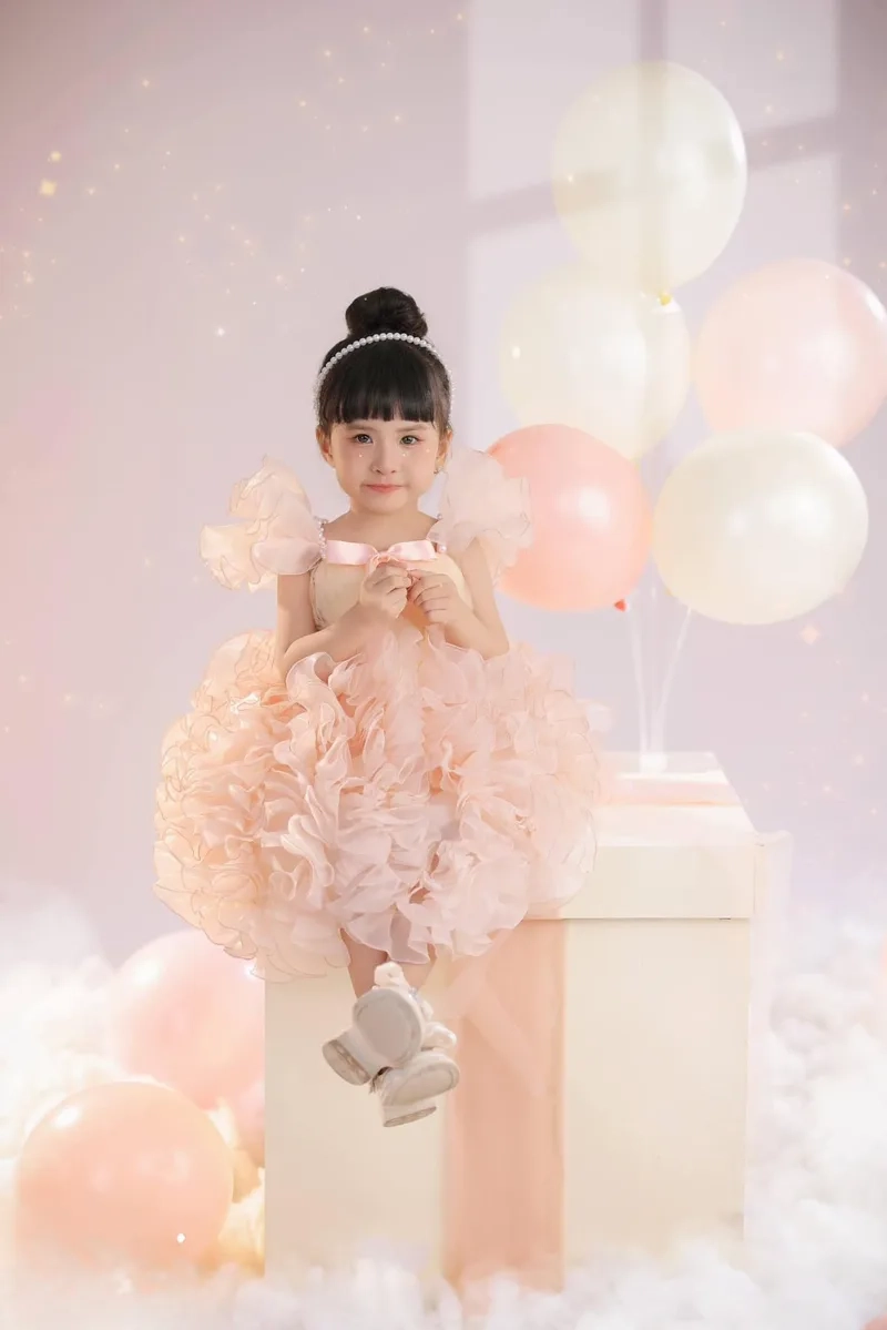 Bé Sol hiện tại sống thế nào bên mẹ
