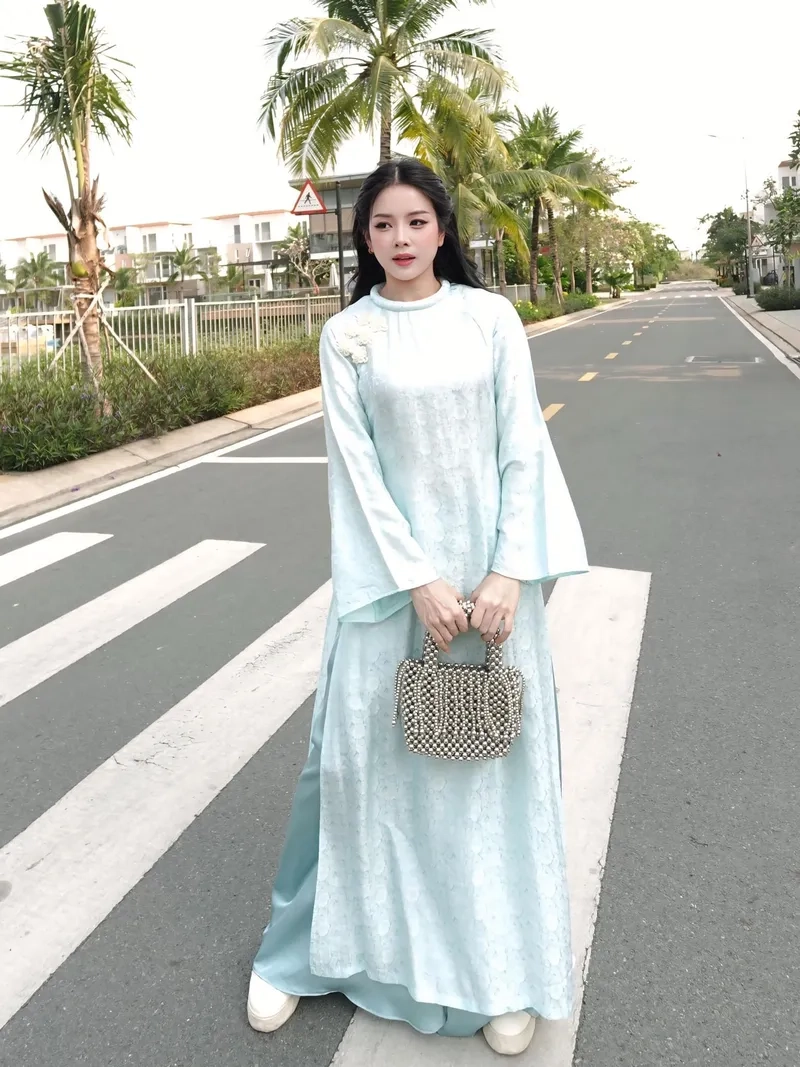 Xuất hiện trong DJ Mie mặc áo dài, nhan sắc gây sốt