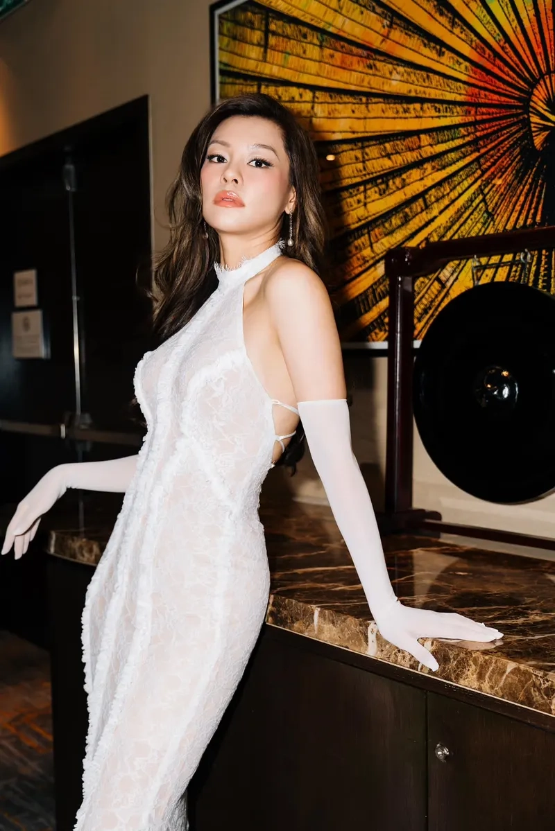 Nữ hoàng Bùi Lan Hương, ca khúc đầy mê hoặc