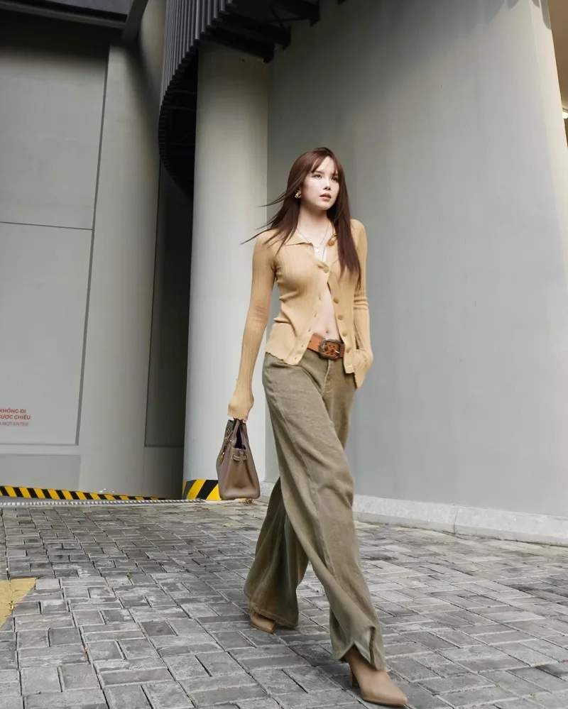 Thiều Bảo Trâm profile đầy ấn tượng