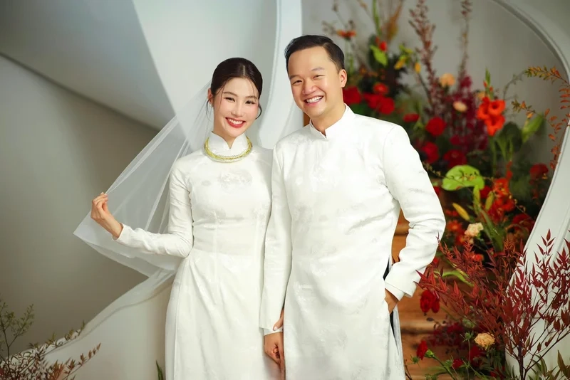 Chiêm ngưỡng váy cưới diễm my 9x với thiết kế độc đáo