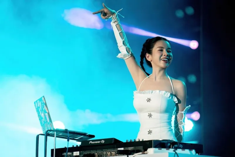 Mãn nhãn với kỹ thuật DJ Mie đánh nhạc cực đỉnh