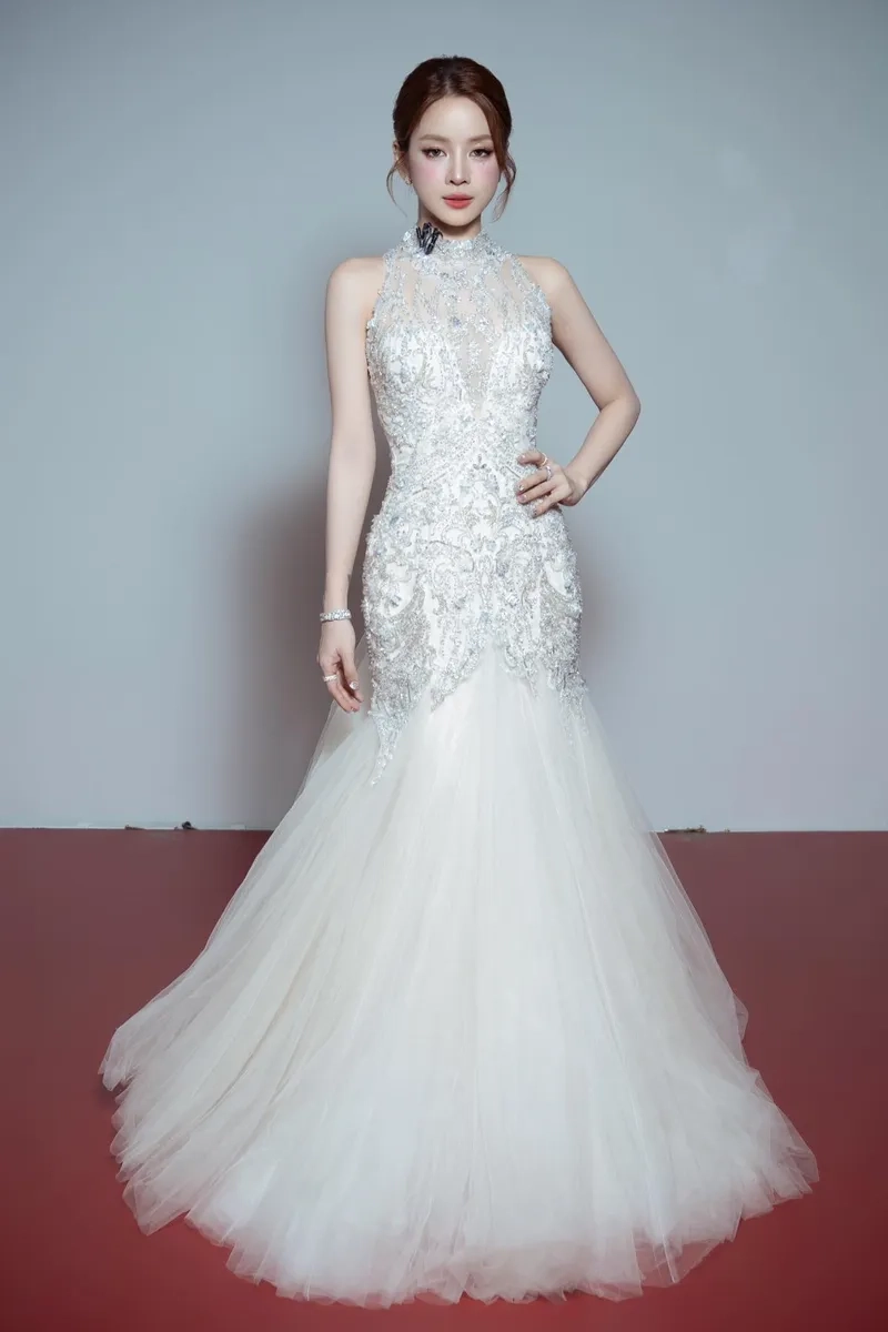 Đốt cháy sân khấu với DJ Mie body cực cuốn hút
