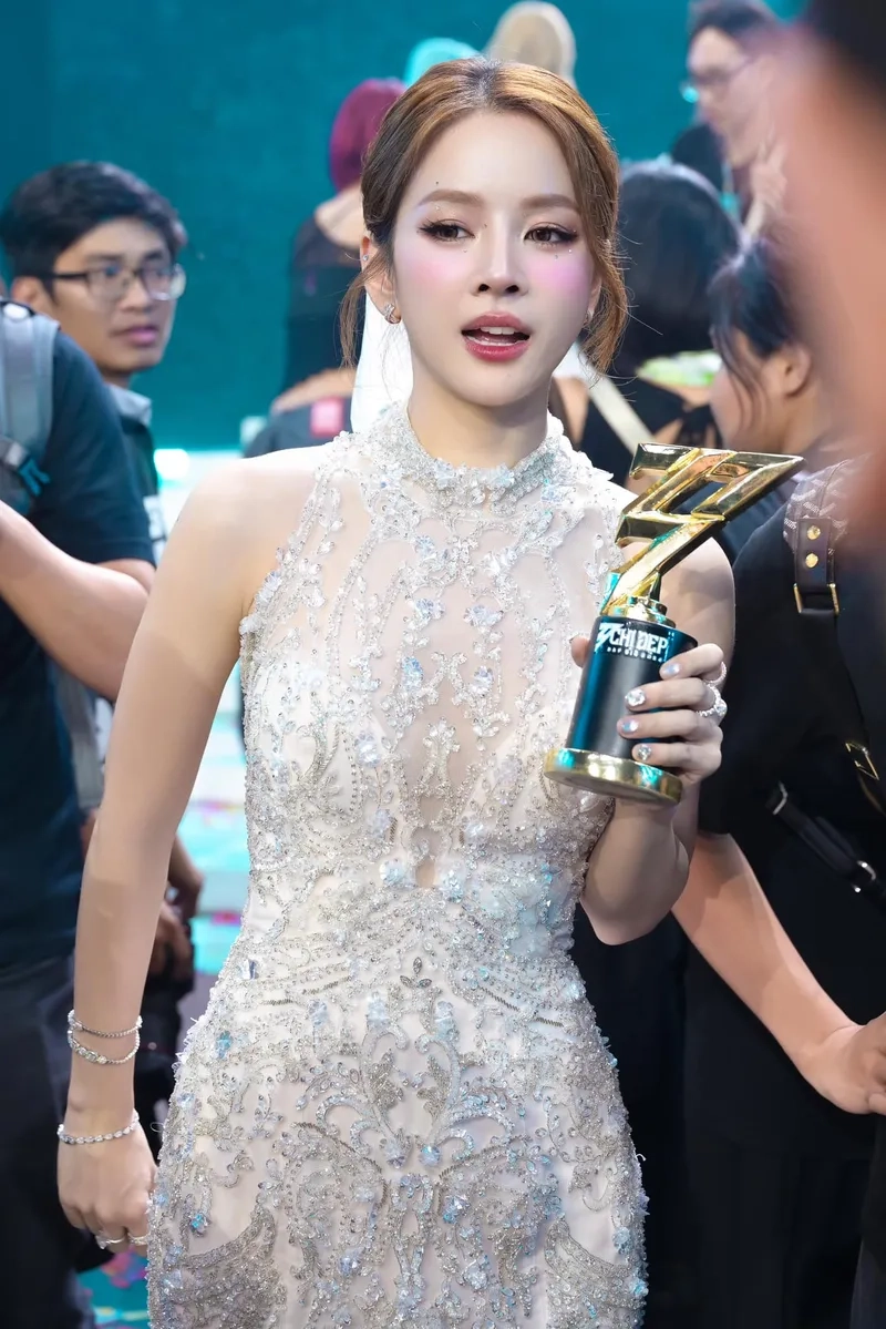 Gây bão tại DJ Mie Chị Đẹp Đạp Gió Rẽ Sóng, nhan sắc đỉnh cao