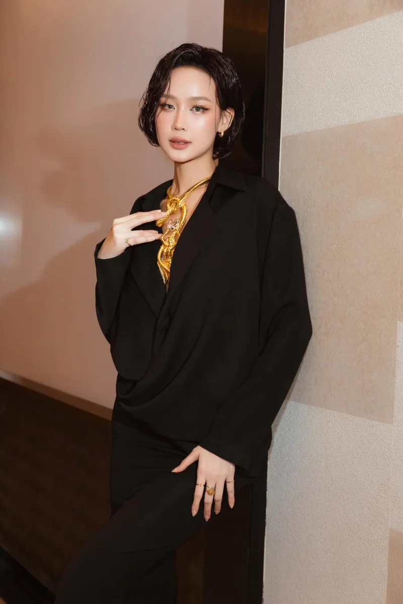 Lê Nguyễn Bảo Ngọc Instagram có những hình ảnh cực hot
