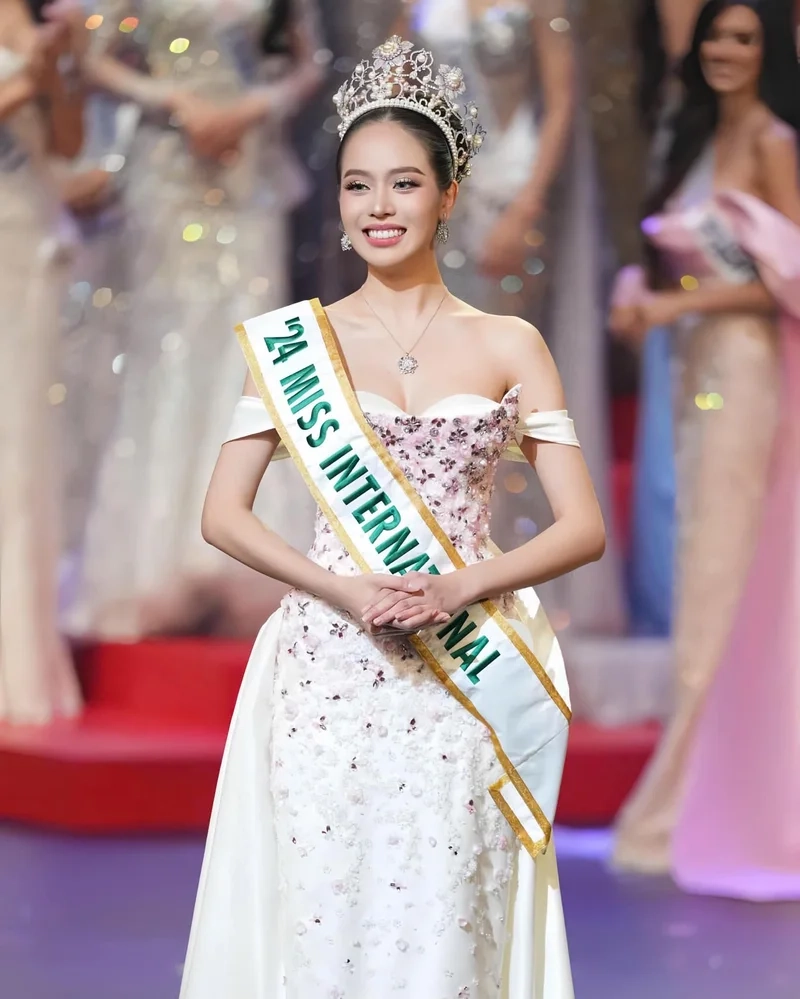 Khoảnh khắc huỳnh thị thanh thủy đăng quang miss international 2024 khiến cả nước vỡ òa