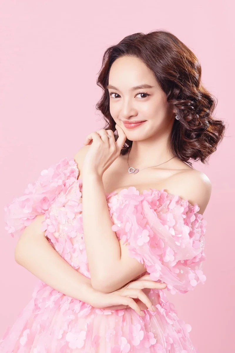 Không ít người tò mò Kaity Nguyễn cao mét bao nhiêu trong thực tế