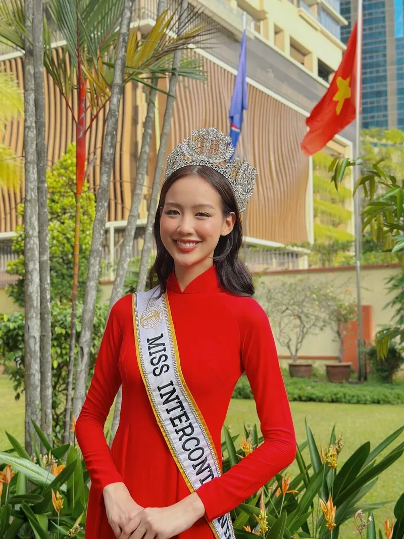 Lê Nguyễn Bảo Ngọc đăng quang trong sự vỡ òa của người hâm mộ