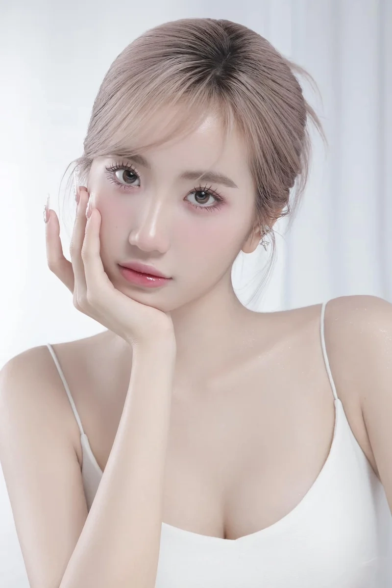 Loạt ảnh lê thị khánh huyền khiến fan đứng ngồi không yên