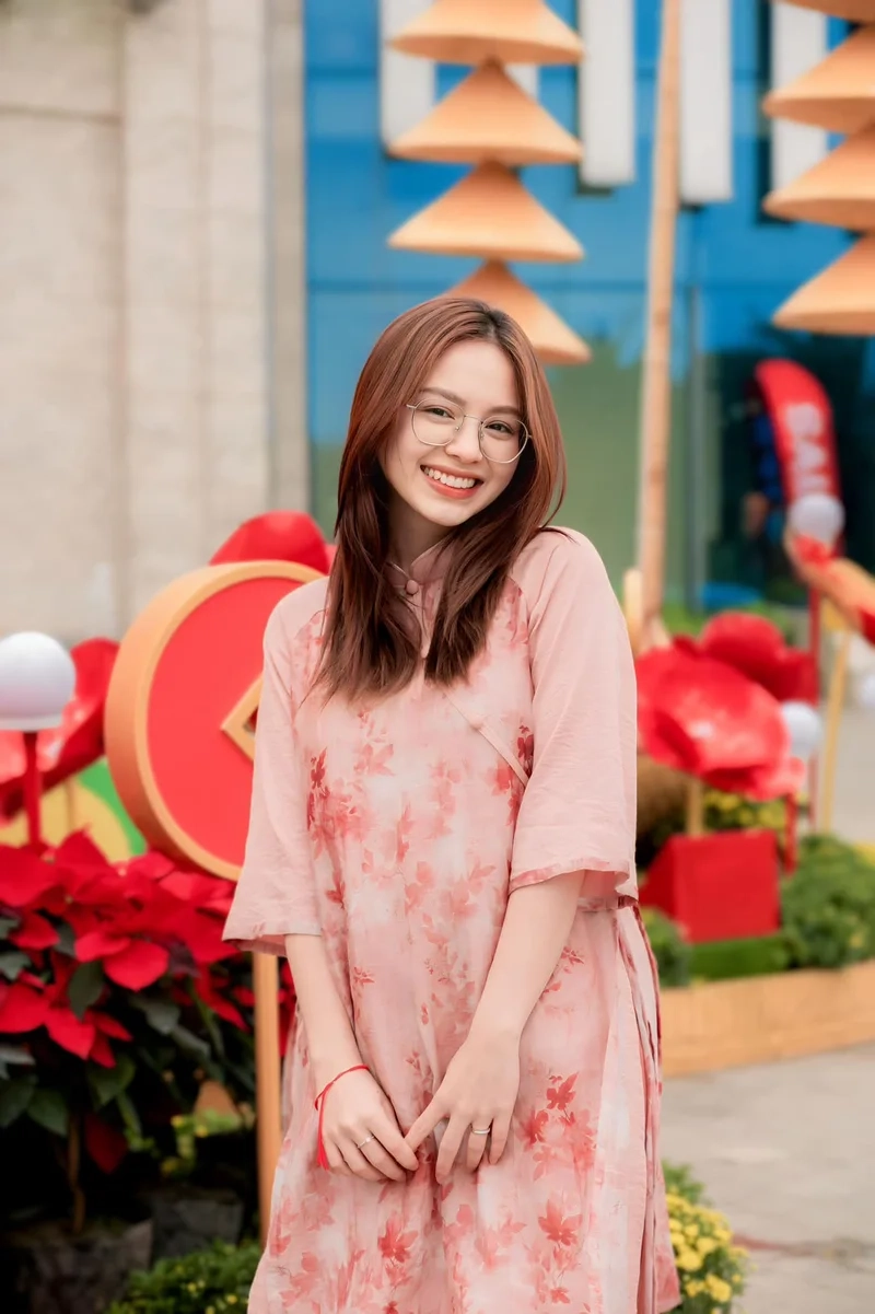 Gia thế Đặng Thu Hà sự thật về xuất thân của hot girl triệu view