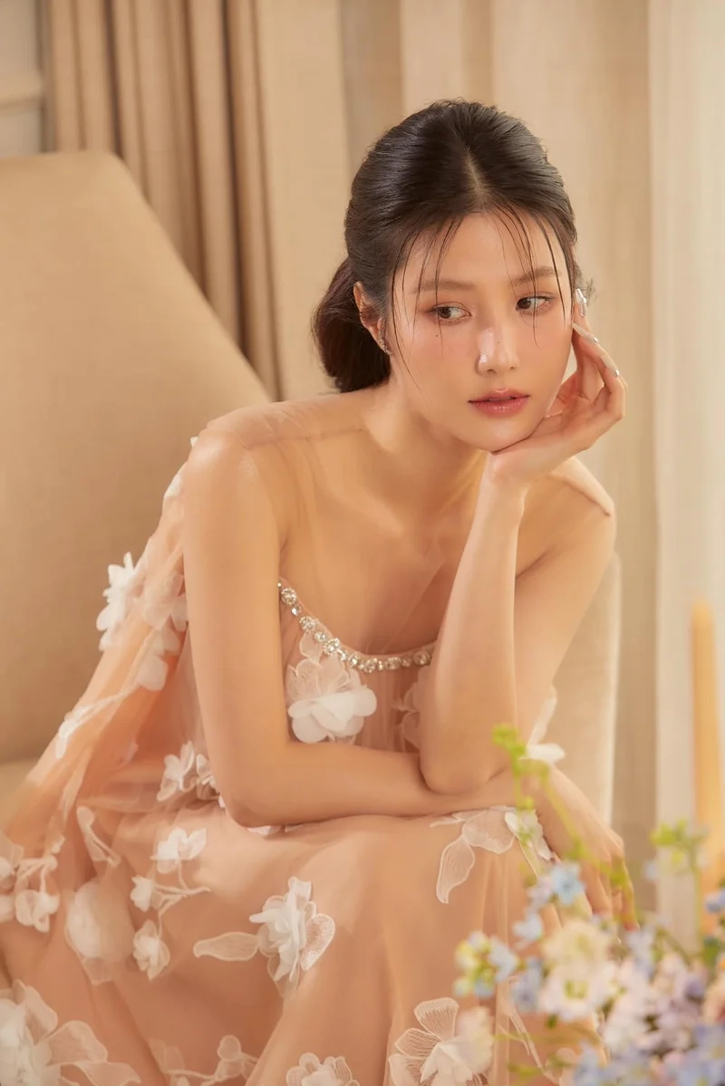 Cô ấy từng học ở đâu bạn có biết diễm my 9x học trường nào