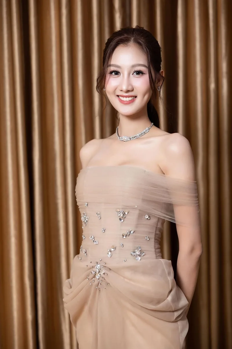 Võ Lê Quế Anh ở huyện nào cuộc sống trước khi nổi tiếng