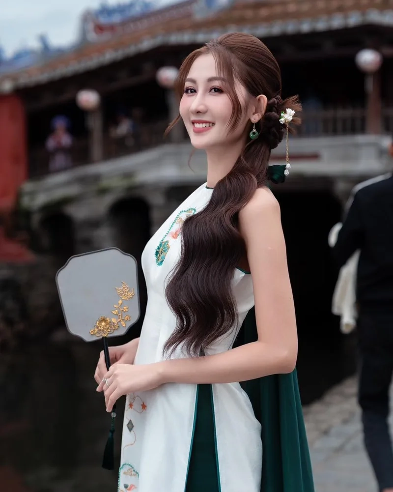 Hoa hậu Võ Lê Quế Anh ở đâu sau khi đăng quang