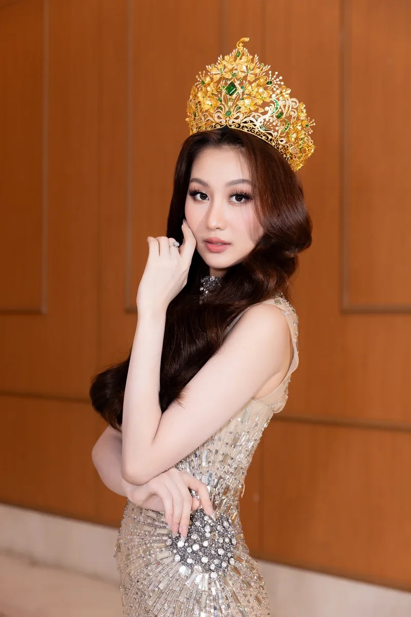 Võ Lê Quế Anh ứng xử câu trả lời chinh phục ban giám khảo