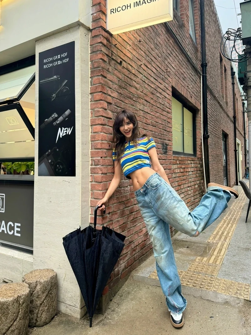 Ngắm nhìn gái xinh mặc croptop chuẩn trend hot nhất hiện nay