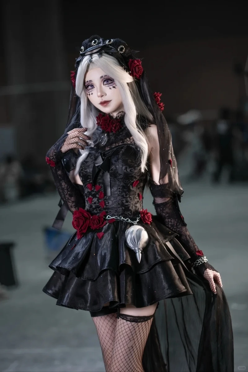 Vẻ đẹp sáng tạo của gái mặc đồ cosplay nghệ thuật