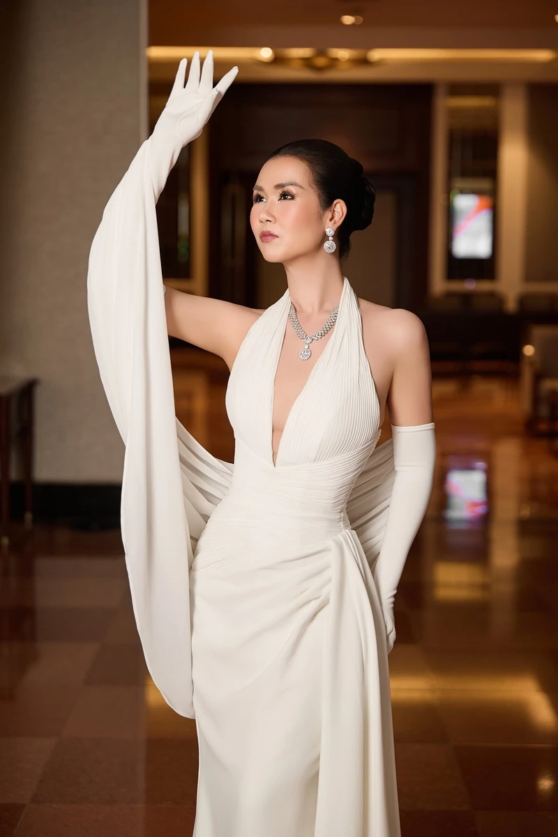 Ít ai biết võ hạ trâm á khoa Nhạc viện danh giá