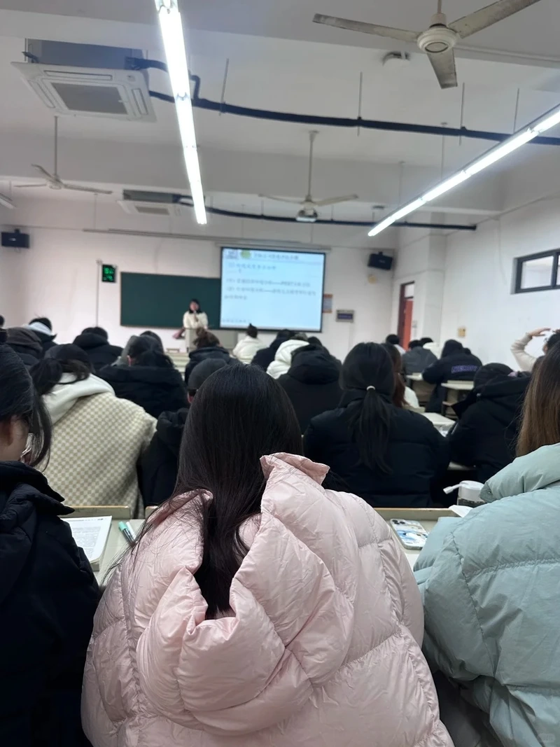 Sinh viên hiện đại không thể thiếu kỹ năng cần có của sinh viên