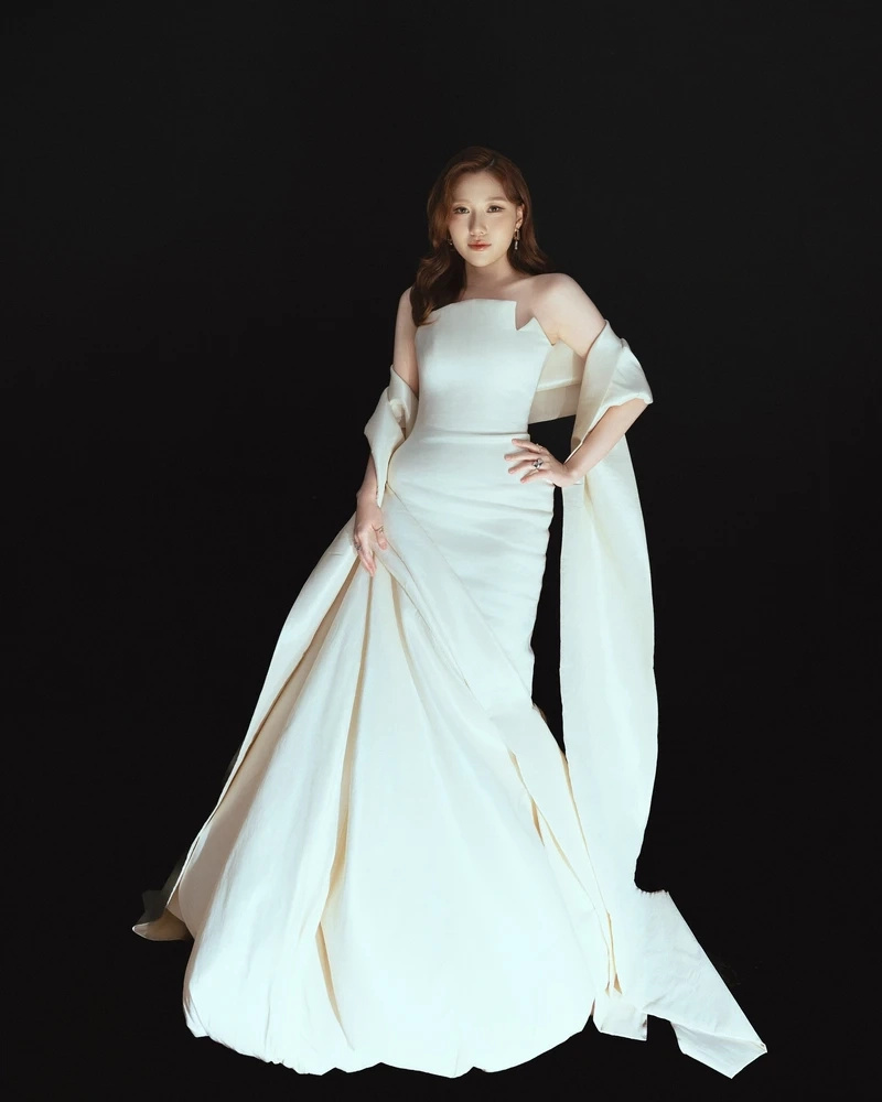 Hình ảnh nổi bật về body uyển ân